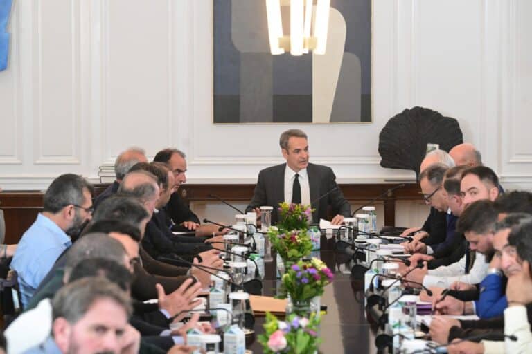 Μητσοτάκης σε αγρότες: «Να μπει ένα τέλος σε μια περίοδο μεγάλης έντασης» (βίντεο)