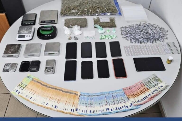 Θεσσαλονίκη: Το «ελληνικό FBI» εξάρθρωσε εγκληματική οργάνωση που διακινούσε ναρκωτικά – Συνελήφθησαν επτά άτομα 