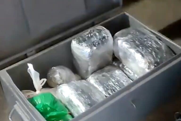 Θεσσαλονίκη: Συνελήφθη 46χρονος για ναρκωτικά – Έκρυβε στην αποθήκη του 29 κιλά χασίς (βίντεο)