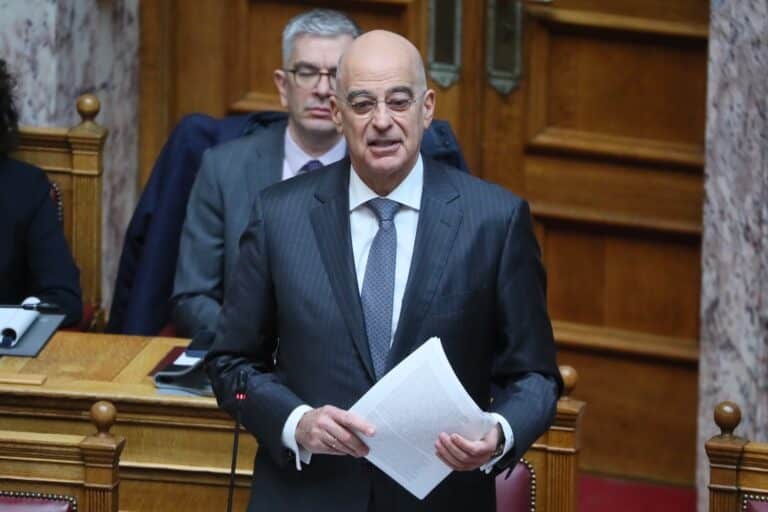 Δένδιας στη Βουλή: «Δεν μπορούμε να κάνουμε τις Ένοπλες Δυνάμεις ΔΕΚΟ του ’80, επειδή πλησιάζουν εκλογές»