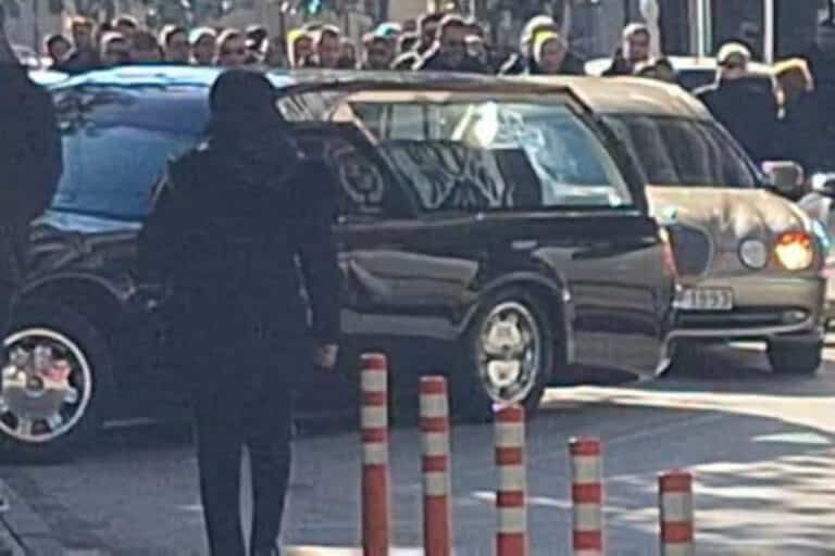 Τραγωδία με οπαδούς του ΠΑΟΚ: Ανείπωτη θλίψη στις κηδείες των πέντε νεαρών σε Ημαθία και Θεσσαλονίκη