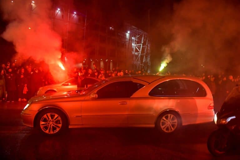 Δυστύχημα οπαδών του ΠΑΟΚ: Σήμερα και αύριο οι κηδείες των επτά θυμάτων – Ποια είναι η κατάσταση των τραυματιών