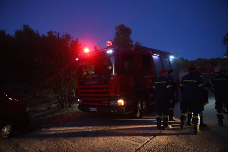 Φωτιά στον Άγιο Ιωάννη – Καίγεται ξύλινο οίκημα, επιχειρεί η Πυροσβεστική
