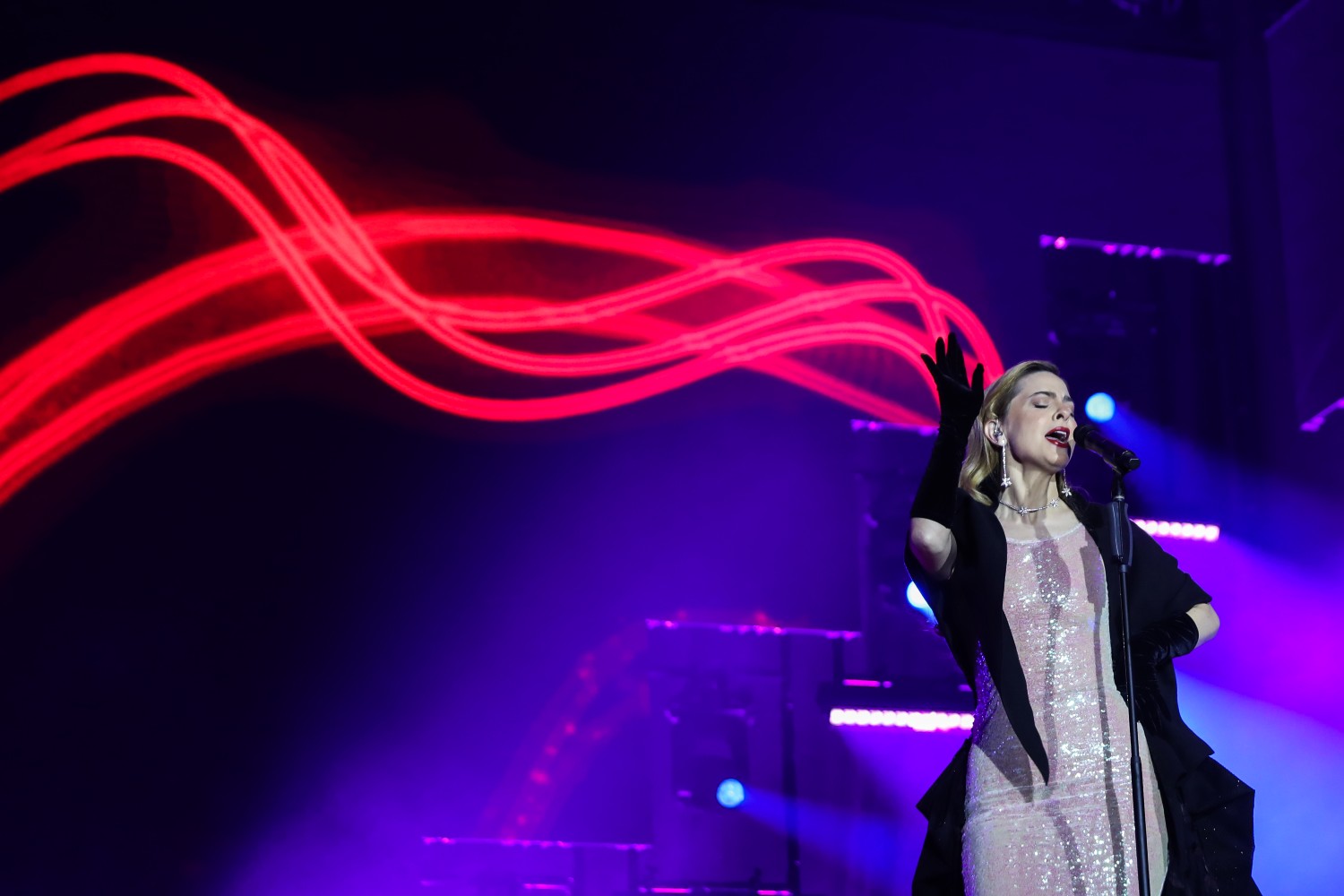 Η Ελλάδα καλωσόρισε το 2026 με πυροτεχνήματα - Τα λαμπερά σόου σε Αθήνα και Θεσσαλονίκη (εικόνες & βίντεο)