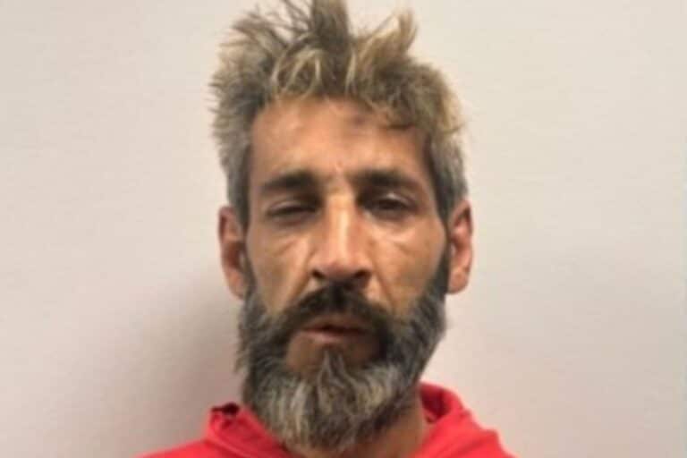 Μενίδι: Αυτός είναι ο 37χρονος Ρομά που έβαλε φωτιά σε εργοστάσιο – Έκαψε καλώδια για να πάρει τον χαλκό