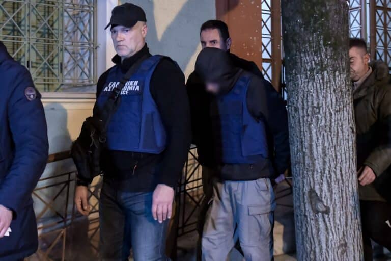 Δολοφονία 17χρονου στις Σέρρες: «Αποκλείεται να έδρασε μόνο ένα άτομο» λέει ο πατέρας του θύματος 