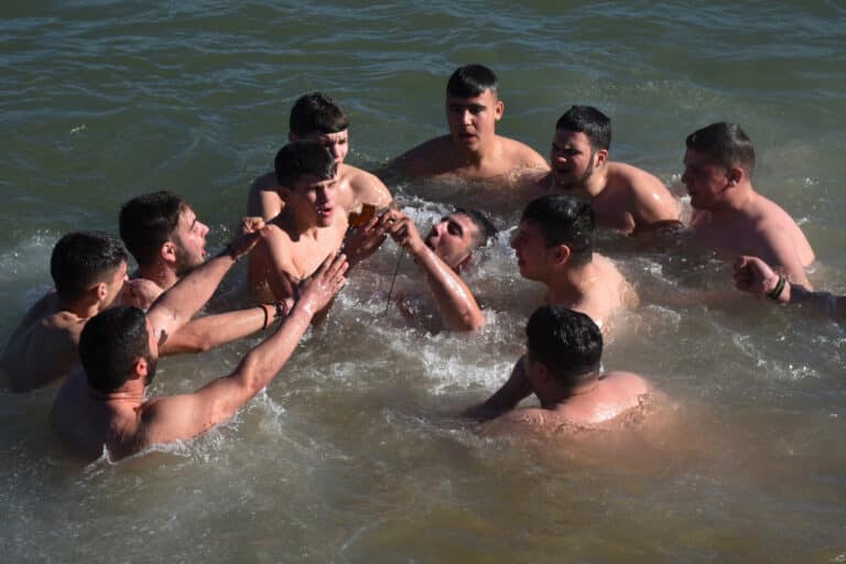 Καιρός-Θεοφάνια: Με λασποβροχές, αφρικανική σκόνη και 8 μποφόρ ο Αγιασμός των Υδάτων