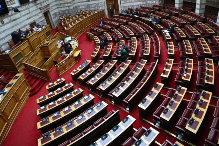 Οι δημοσκοπήσεις παρωδία με τα ποσοστά του 103% – Ποιος κάνει τους… λογαριασμούς;