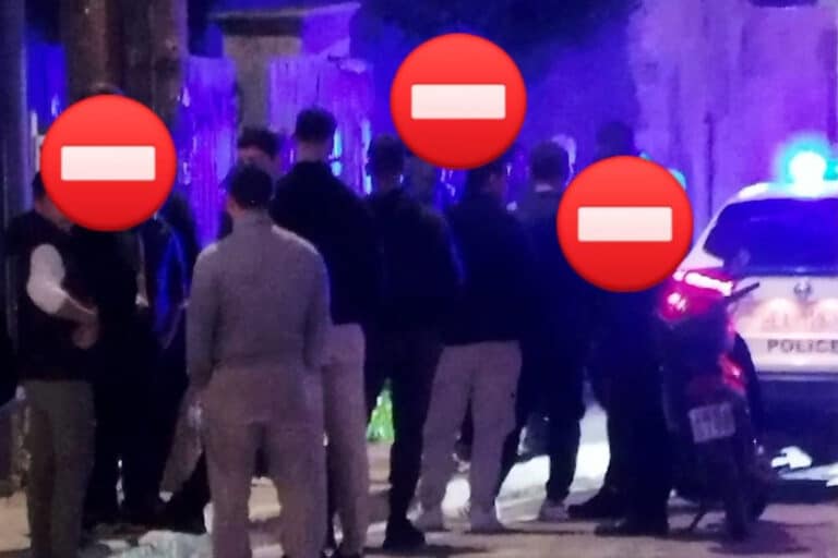 Χανιά: 14χρονοι συνεπλάκησαν άγρια σε πλατεία – Τραυματίστηκε στο κεφάλι νεαρός, μεταφέρθηκε στο νοσοκομείο