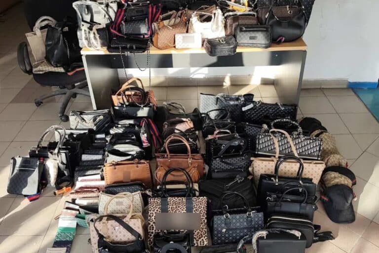 Συνελήφθησαν δύο αλλοδαποί στη Νερατζιώτισσα για πώληση απομιμητικών προϊόντων