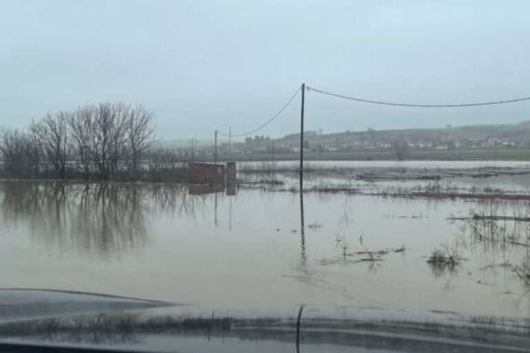 Άνοιγμα θυροφραγμάτων στο Διδυμότειχο: Πλημμύρισαν αγροτεμάχια σε τρεις οικισμούς