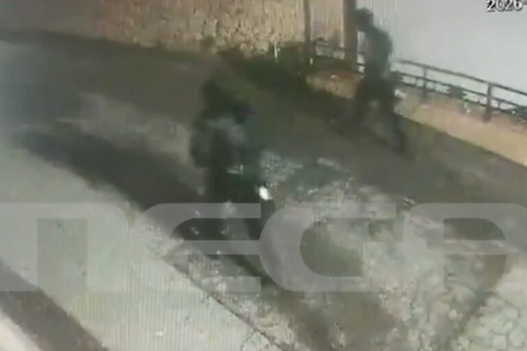 Κρήτη: Βίντεο-ντοκουμέντο από τη στιγμή που οι εμπρηστές βάζουν τη βόμβα που παρήγγειλε ο Ρώσος δήμαρχος