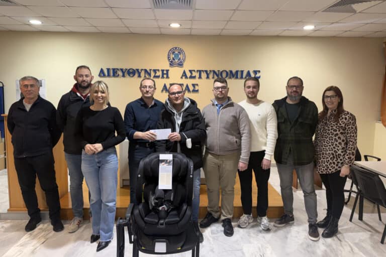Ένωση Αστυνομικών Άρτας: Προσέφερε δύο καθίσματα αυτοκινήτου για το πρώτο παιδί που γεννήθηκε το 2026 και το πρώτο παιδί αστυνομικού