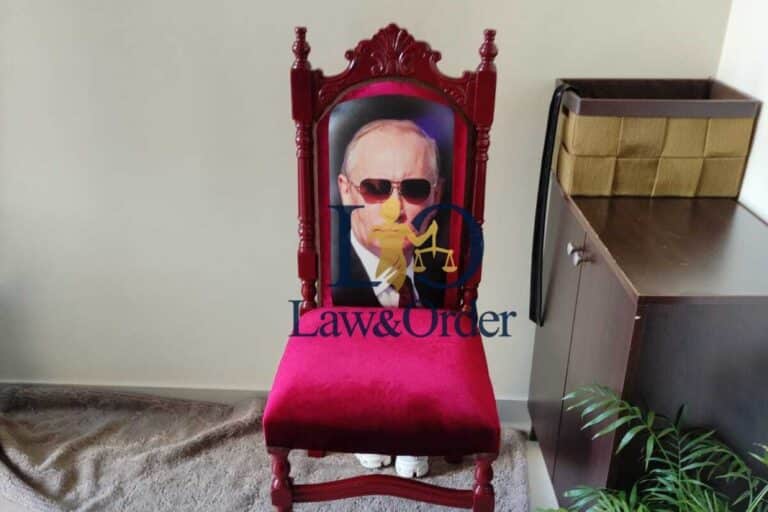 Κύκλωμα λαθραίων καπνικών προϊόντων: Η καρέκλα του αρχηγού με τον… Πούτιν – Πώς δρούσε η σπείρα (εικόνα)