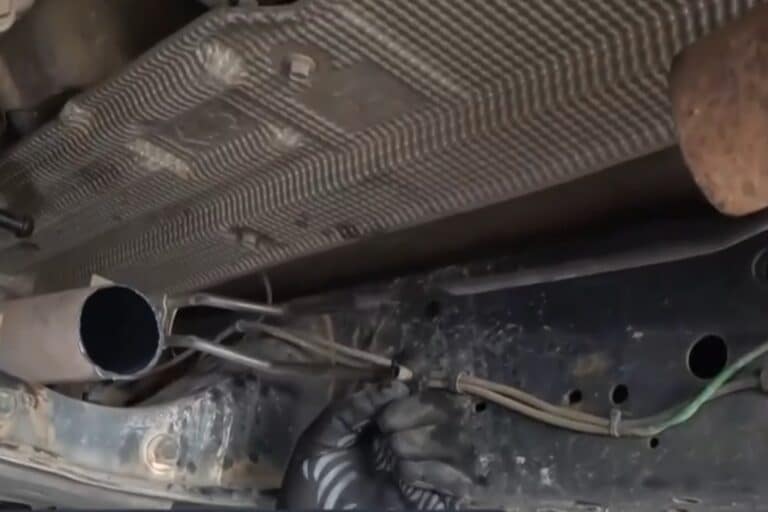 Επιδρομές Ρομά για καταλύτες οχημάτων – Κλέβουν μέχρι και από λεωφορεία (βίντεο)