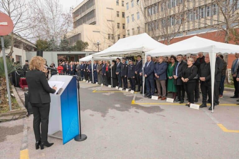 Η ΕΑΥΘΕΣ τίμησε τη μνήμη των πεσόντων εν ώρα καθήκοντος αστυνομικών (εικόνες)