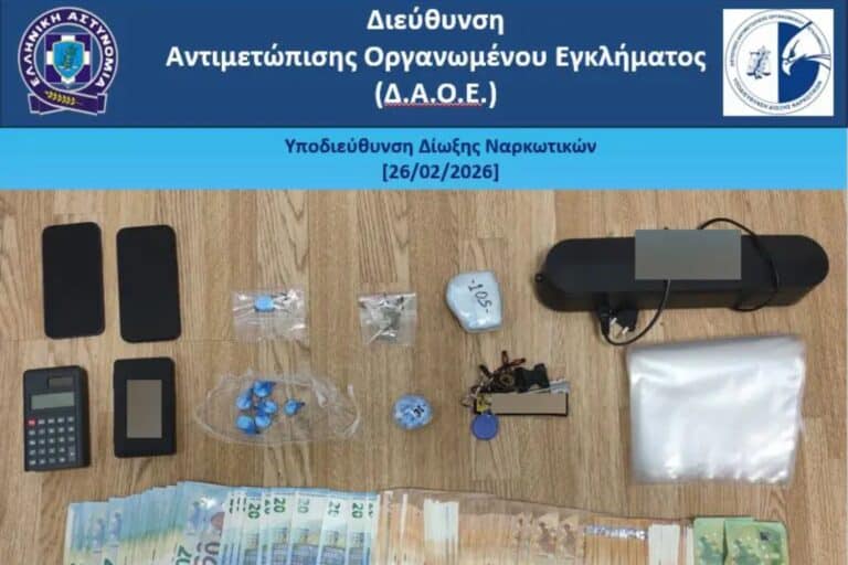 Εξάρθρωση κυκλώματος στην Αττική – Το «ελληνικό FBI» πέρασε χειροπέδες σε δύο άτομα για ναρκωτικά (βίντεο) 