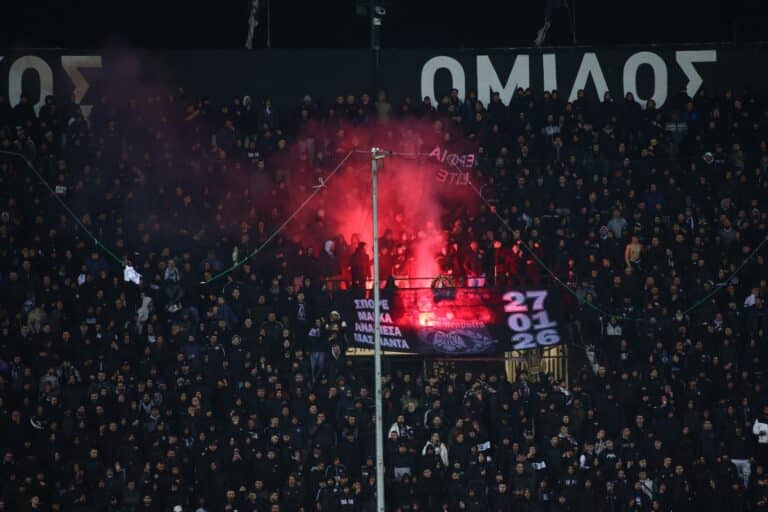 Θεσσαλονίκη: Συνελήφθη 26χρονος οπαδός του ΠΑΟΚ που άναψε δύο πυρσούς σε αγώνα στην Τούμπα