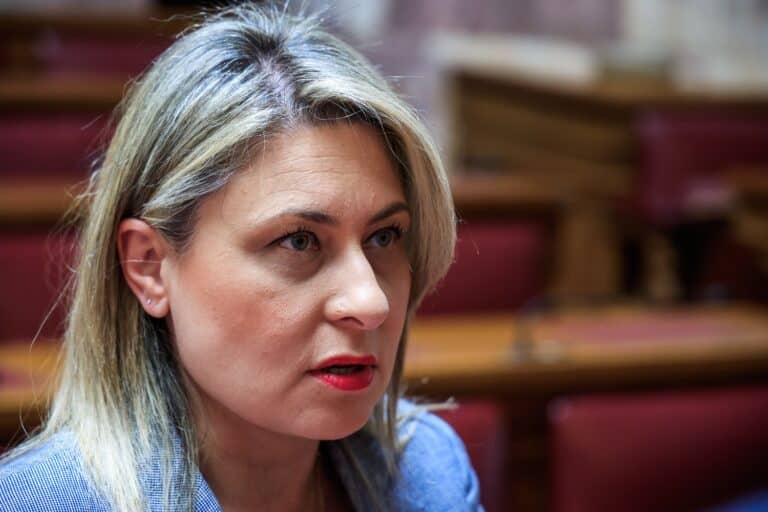 Συγγνώμη από την Αλεξοπούλου μετά τον σάλο με το «τζάμπα πέθανε»: «Προβληματικός ο τρόπος που εκφράστηκα»