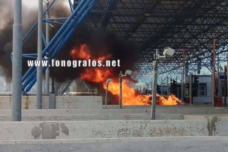 Αναστάτωση στα διόδια της Τραγάνας – Αυτοκίνητο τυλίχτηκε στις φλόγες