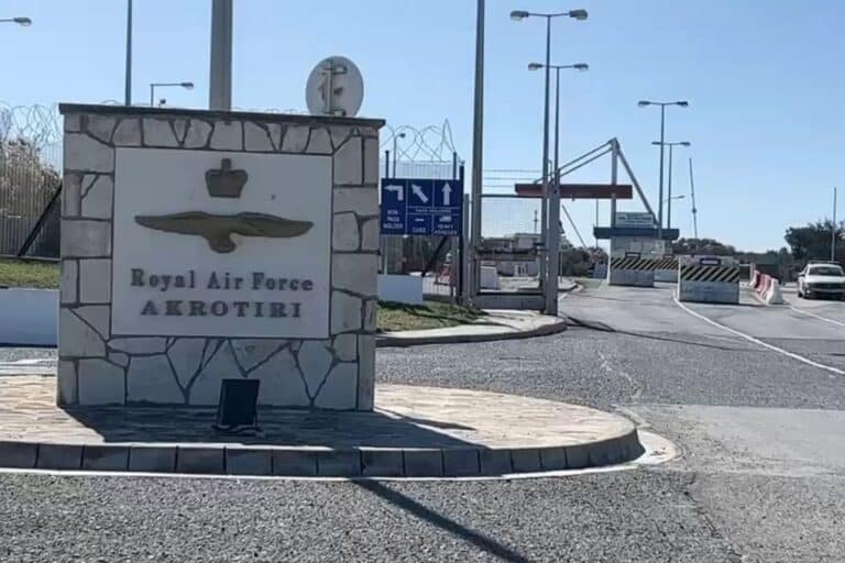 Κύπρος: Συνελήφθη Αζέρος που κατασκόπευε τη βρετανική βάση στο Ακρωτήρι για τους «Φρουρούς της Επανάστασης»