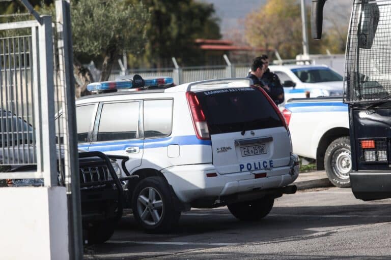 Πέλλα: Παρίσταναν τους υπαλλήλους του ΔΕΔΔΗΕ και άρπαξαν 6.000 ευρώ και κοσμήματα αξίας 10.000 ευρώ από 41χρονη – Τρεις συλλήψεις