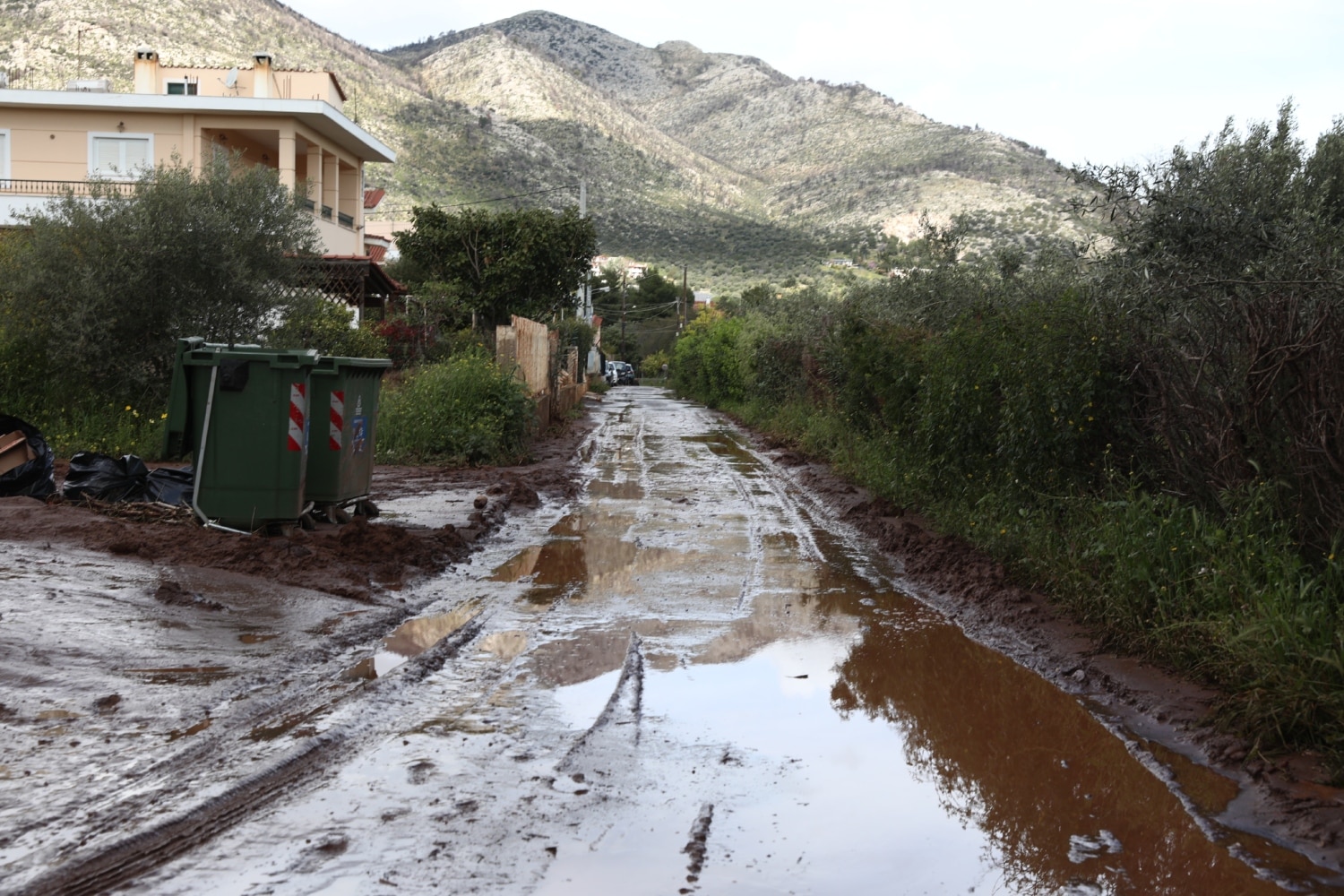 kakokairia attikh 2 4 2 1