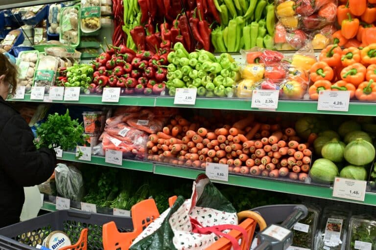 Θεσσαλονίκη: Συμμορία «χτύπησε» 16 φορές σούπερ μάρκετ μέσα σε 26 ημέρες – Τρεις συλλήψεις
