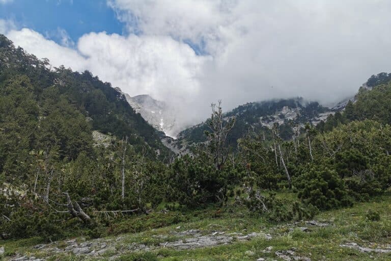 Νεκρός 32χρονος που βούτηξε σε καταρράκτη στον Όλυμπο – Εξετάζονται τα αίτια της τραγωδίας