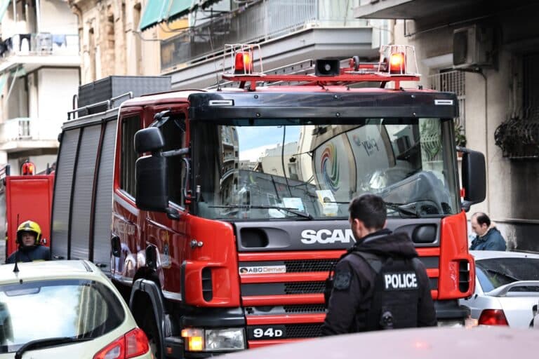 Φωτιά τώρα σε σπίτι στα Γλυκά Νερά – Συναγερμός στην Πυροσβεστική