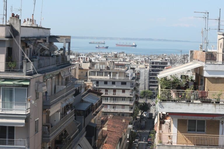 Θεσσαλονίκη: Ένοχος στο Εφετείο ο 82χρονος που ανατίναξε το σπίτι του γιου του – Ζήτησε να επιστρέψει στη φυλακή