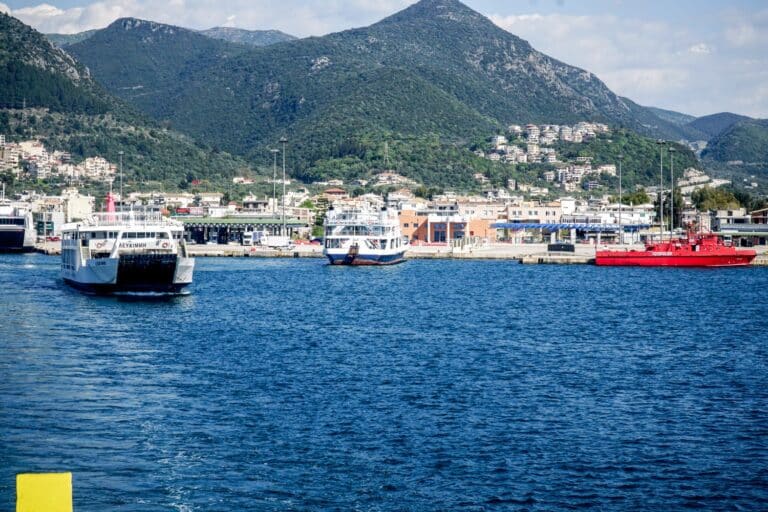 Ηγουμενίτσα: Συνελήφθησαν τρεις αλλοδαποί με πλαστές σφραγίδες σε ταξιδιωτικά έγγραφα
