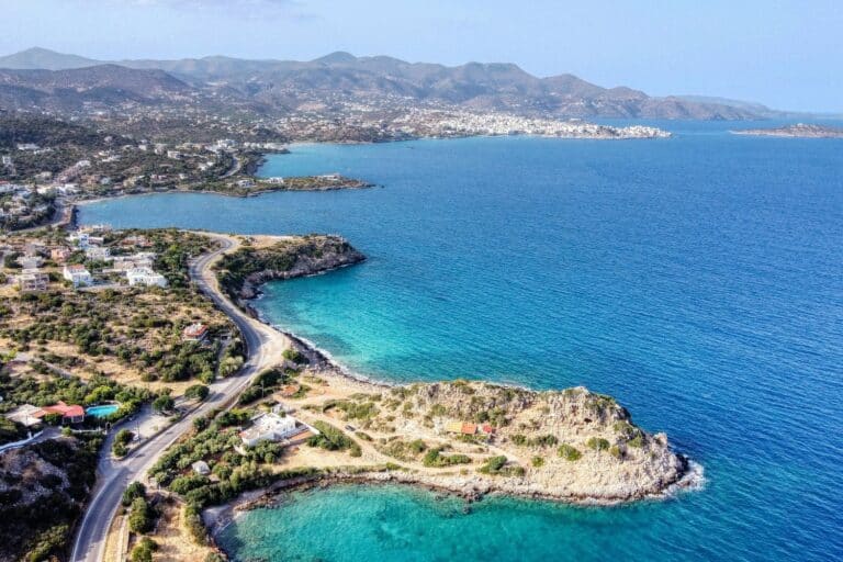 Ηράκλειο: Άγρια συμπλοκή μεταξύ ανηλίκων σε σχολείο – Ένας 14χρονος νοσηλεύεται με κάταγμα στη μύτη