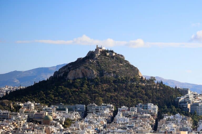 Δήμος Αθηναίων: Κλειστοί από τα μεσάνυχτα οι λόφοι Λυκαβηττού και Φινόπουλου λόγω ακραίου κινδύνου πυρκαγιάς