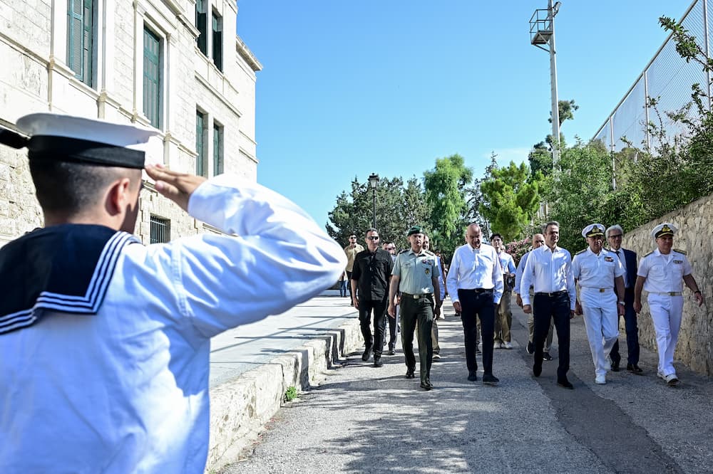 mitsotakis dendias1 25 6 26