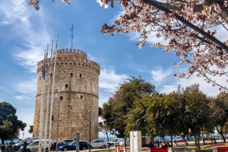 Θεσσαλονίκη: Συνελήφθη 78χρονος που αυνανίστηκε μπροστά σε 22χρονες