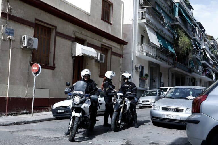 Καλλιθέα: Η 37χρονη έγκυος κάλεσε αιμόφυρτη το «100» μόλις έφυγε ο πρώην της από το σπίτι – Ο δράστης εντοπίστηκε στο κέντρο της Αθήνας