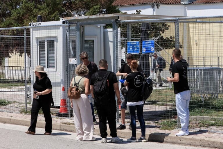 Διεκόπη για τις 7 Σεπτεμβρίου η δίκη για τα Τέμπη – Ένταση και φορτισμένη ατμόσφαιρα στο δικαστήριο (βίντεο)