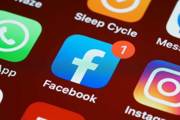 Προβλήματα ξανά στο Facebook – «Έπεσε» και το Instagram (εικόνα)
