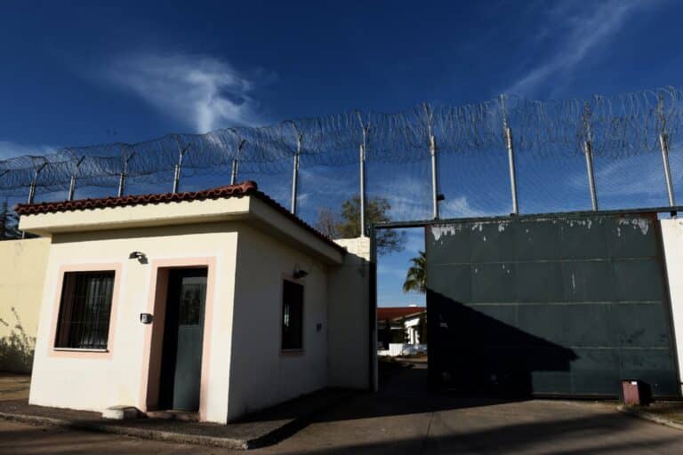 Θήβα: Επεισόδια στις γυναικείες φυλακές μετά τον θάνατο 59χρονης κρατούμενης – Έβαλαν φωτιά σε στρώματα