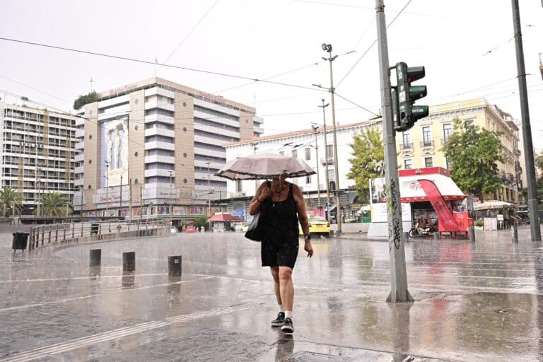 Έκτακτο δελτίο από την ΕΜΥ: Έρχονται ισχυρές καταιγίδες, χαλάζι και κεραυνοί από αύριο (24/7) – Επηρεάζεται και η Αττική