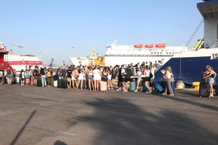 Κικίλιας για ακτοπλοϊκά εισιτήρια: «Πετύχαμε να μην αυξηθούν οι τιμές για δεύτερη συνεχόμενη χρονιά» (βίντεο)