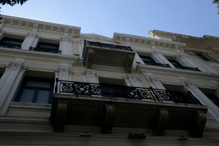 Marfin: «Πάτησε» Ελλάδα η 46χρονη που κατηγορείται για εμπλοκή στον φονικό εμπρησμό – Τι της αποδίδουν οι Αρχές