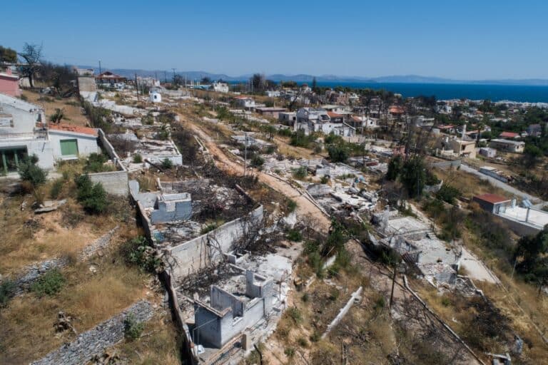 Μάτι, οχτώ χρόνια μετά: Εκδηλώσεις μνήμης για τα 104 θύματα της φονικής πυρκαγιάς