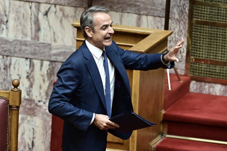 Ένταση στη Βουλή: Ο Μητσοτάκης αποχώρησε ενώ μιλούσε η Κωνσταντοπούλου – «Δεν θα καθίσω να σας ακούσω»