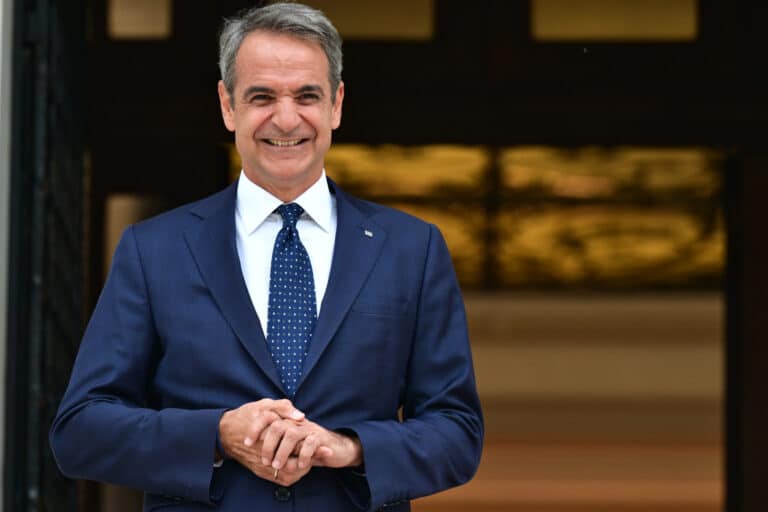 Η ντροπή της αριστεράς στην Ελλάδα – Όταν το χάος γίνεται το καλύτερο δώρο στον Μητσοτάκη