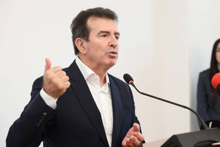 Κακούργημα πλέον οι τηλεφωνικές απάτες – «Επιδημία» τις χαρακτηρίζει ο Χρυσοχοΐδης