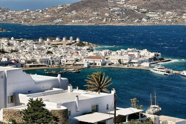 Ο μυστηριώδης καβγάς στη Μύκονο και οι πυροβολισμοί που κανείς δεν είδε – Τι εξετάζει η ΕΛ.ΑΣ. (βίντεο)