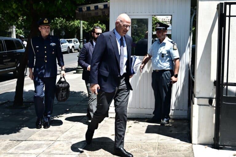 «Πράσινο φως» από το ΚΥΣΕΑ για εξοπλιστικά 4,2 δισ. ευρώ – Σε πρώτο πλάνο τα όπλα της «Ασπίδας του Αχιλλέα»