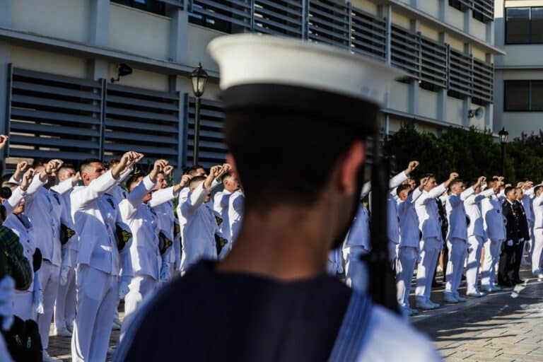 Πολεμικό Ναυτικό: Προκηρύσσονται 350 νέες θέσεις ΕΠΟΠ με μήνυμα «Χάραξε πορεία για το μέλλον»